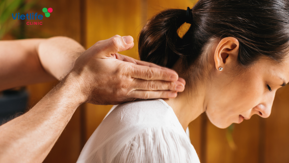 vật lý trị liệu điều trị đau lưng trên